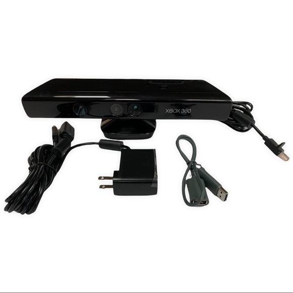 Xbox 360 Kinect Bundle and 2 Kinect Games: Dance Central and Leela All Cables - Picture 4 of 13